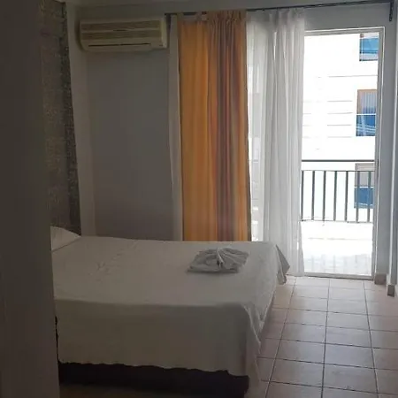 Hotel Tuana Otel *